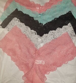 5 Pack lace cheeky bikini panties - Pink, Black, White, Mint.